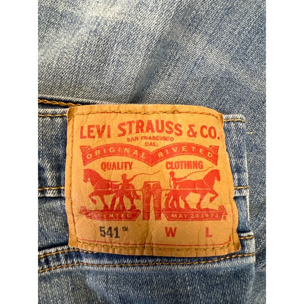 Levi's Men's Light Wash 541 Athletic Taper All Seasons Denim Jeans - 42x34